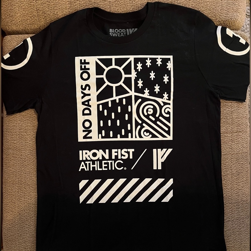 Iron Fist NWT Men’s T-shirt - Large